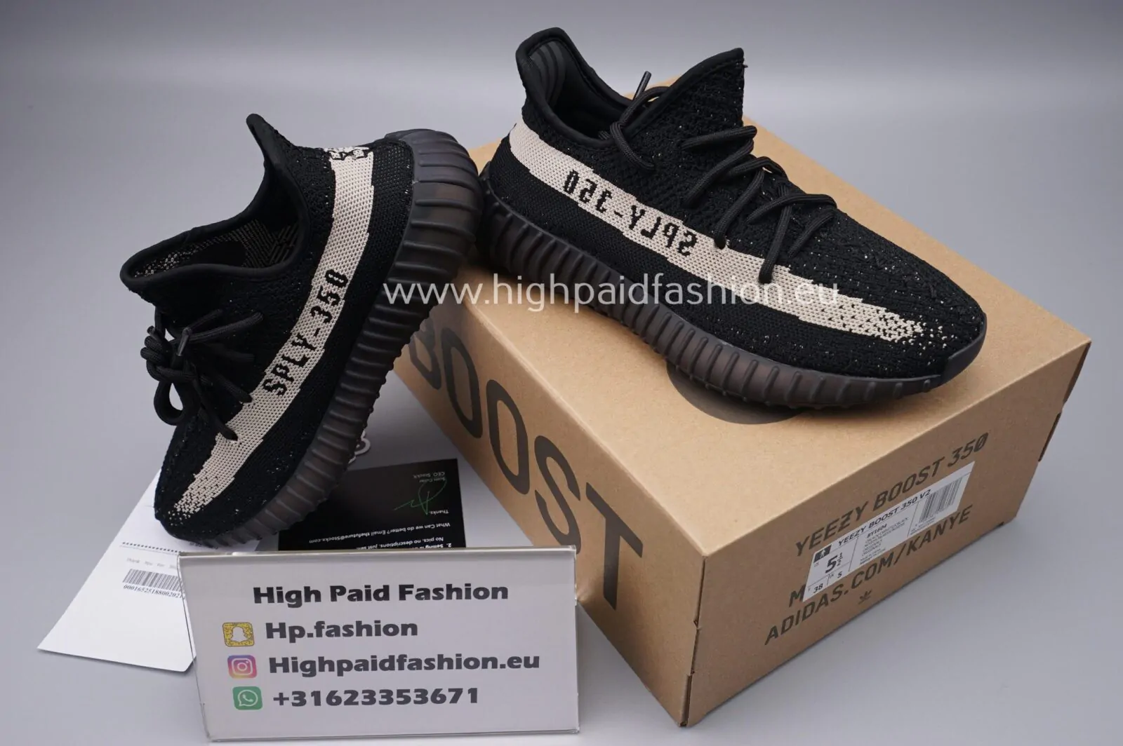 Yeezy Boost 350 V2 Oreo - Afbeelding 2