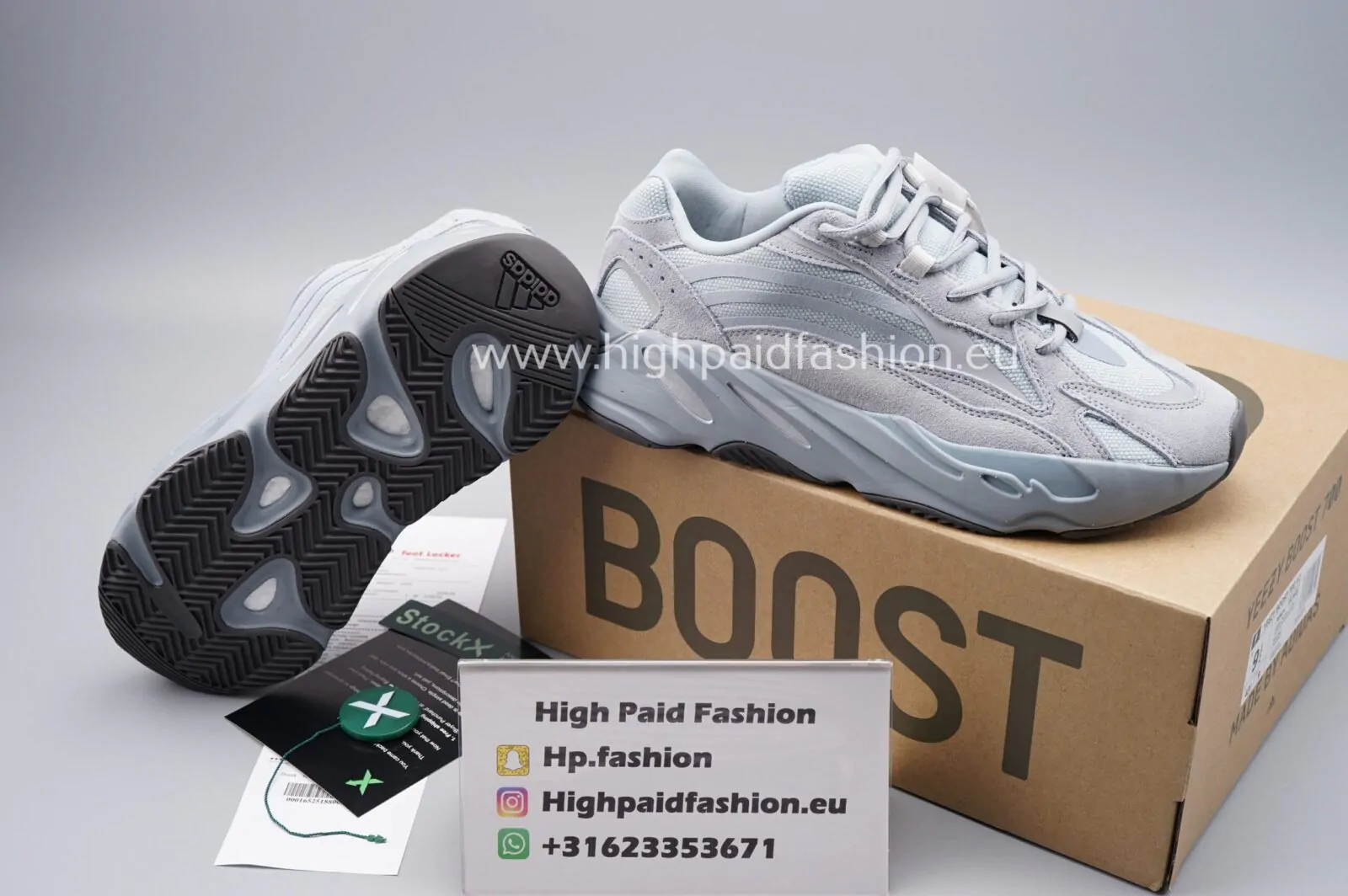 Yeezy Boost 700 V2 Hospital Blue - Afbeelding 3
