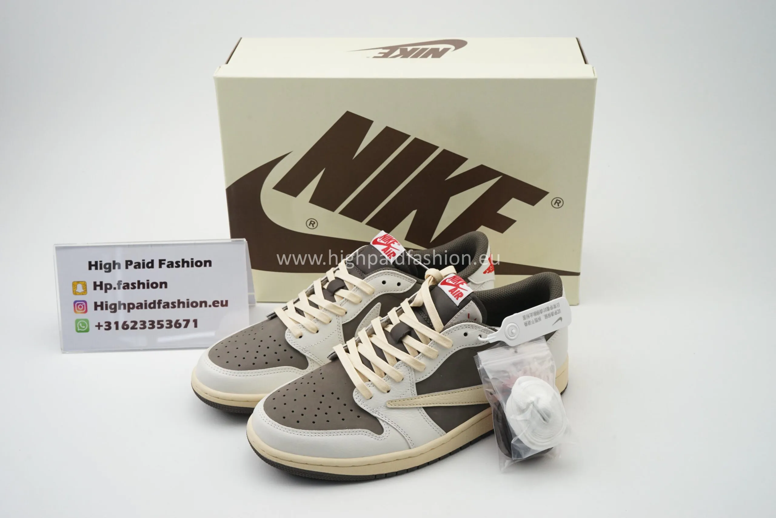 Nike Travis Scott x Air Jordan 1 Low Reverse Mocha - Afbeelding 2