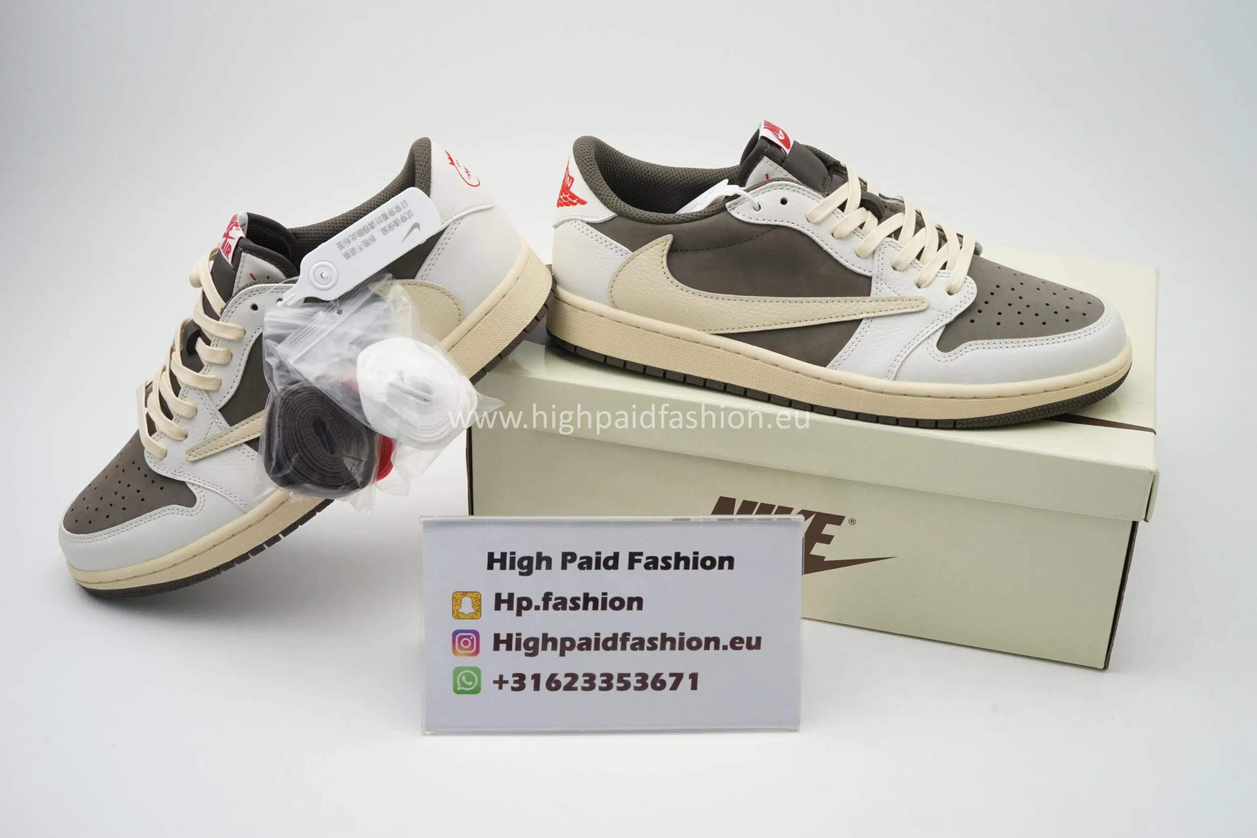 Nike Travis Scott x Air Jordan 1 Low Reverse Mocha - Afbeelding 3